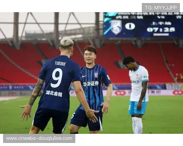 武汉三镇0-1青岛海牛，贺惯失绝平良机